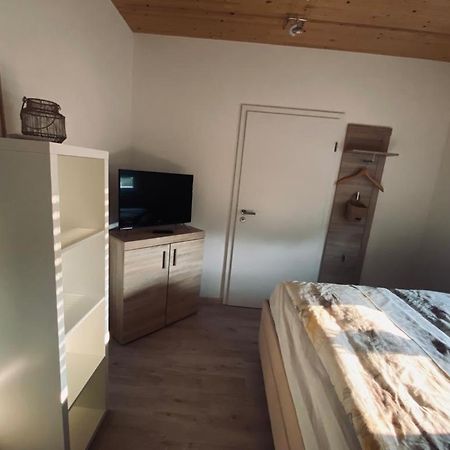 Zimmer M. Eigenem Bad Und Badewanne Direkt Am Wald Amöneburg 외부 사진