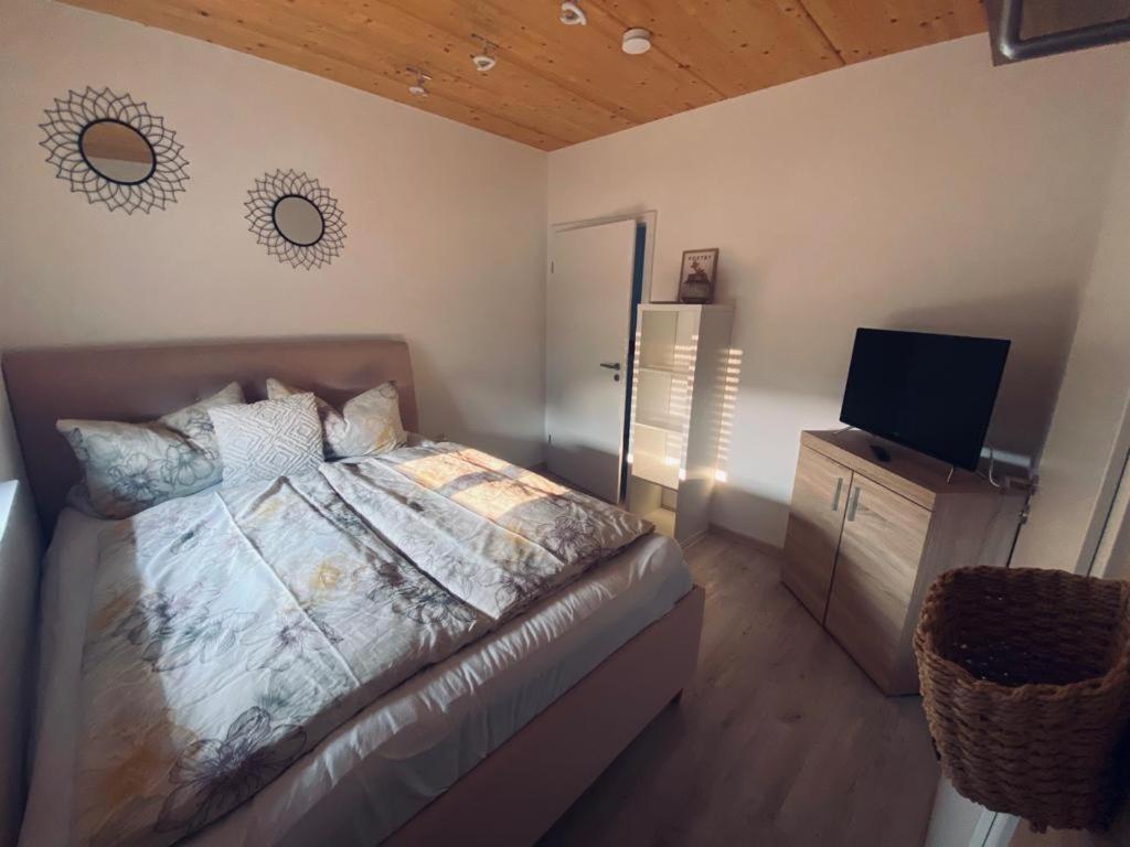 Zimmer M. Eigenem Bad Und Badewanne Direkt Am Wald Amöneburg 외부 사진